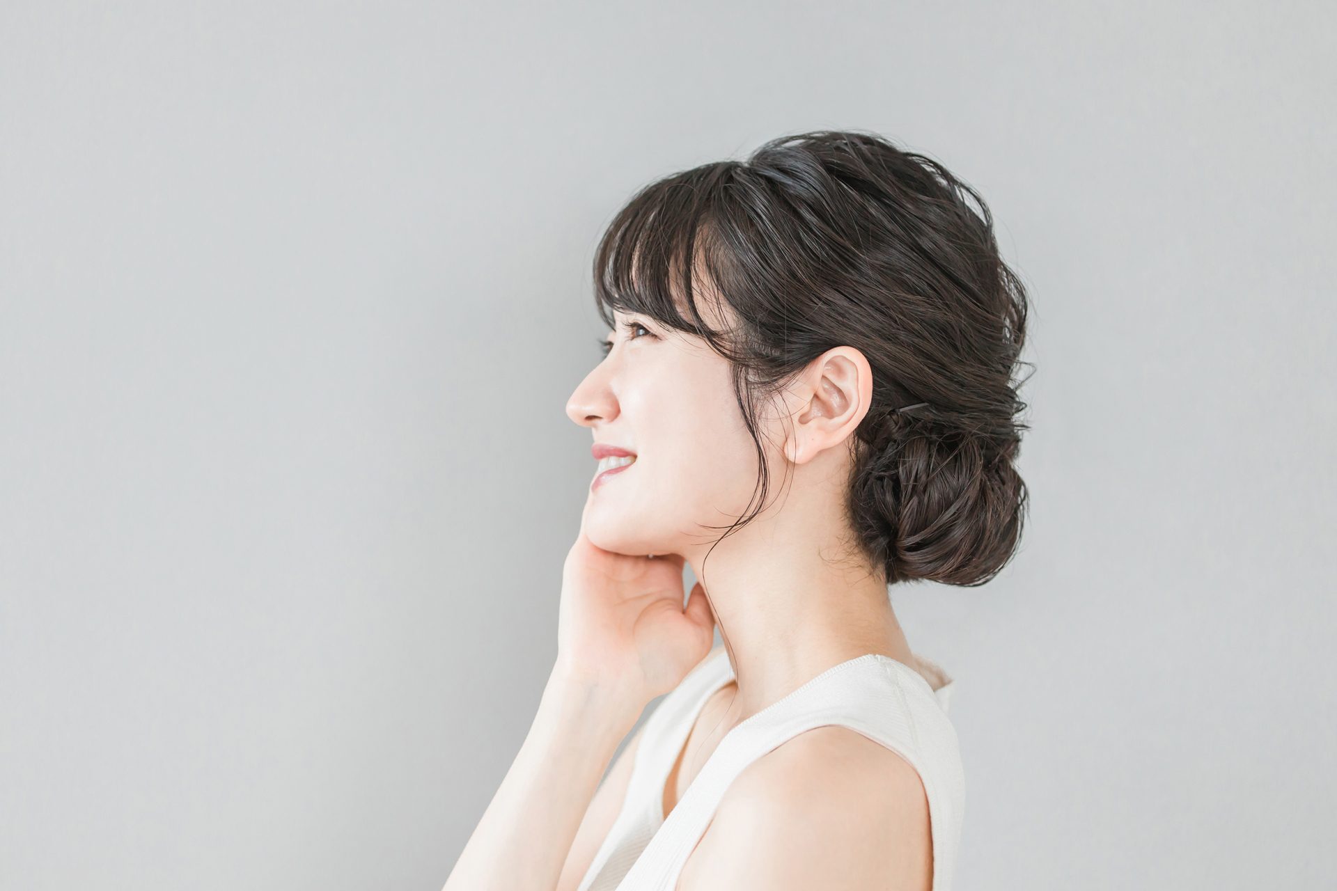 ラウンジ嬢に似合う髪型選び｜清楚で男性受けするヘアスタイル完全ガイド